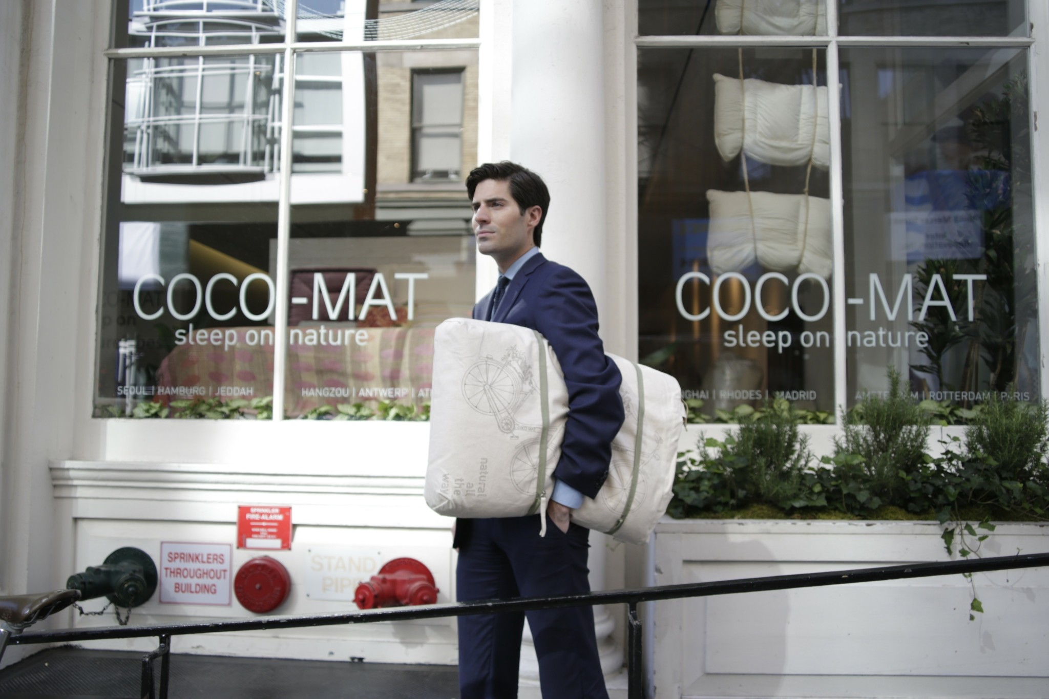 Πώς ο καλός ύπνος έγινε μέτρο επιτυχίας και σύμβολο καταξίωσης