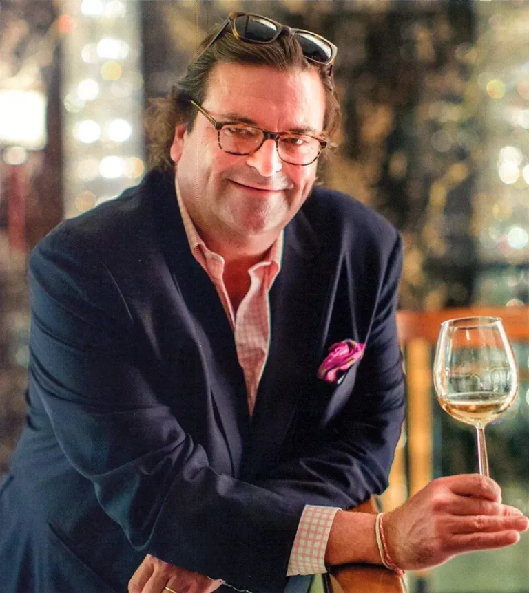 Πώς τα ροζέ κατέκτησαν τον κόσμο και η απίθανη ιστορία του Whispering Angel που έγινε ένα από τα μεγαλύτερα οινικά success story όλων των εποχών