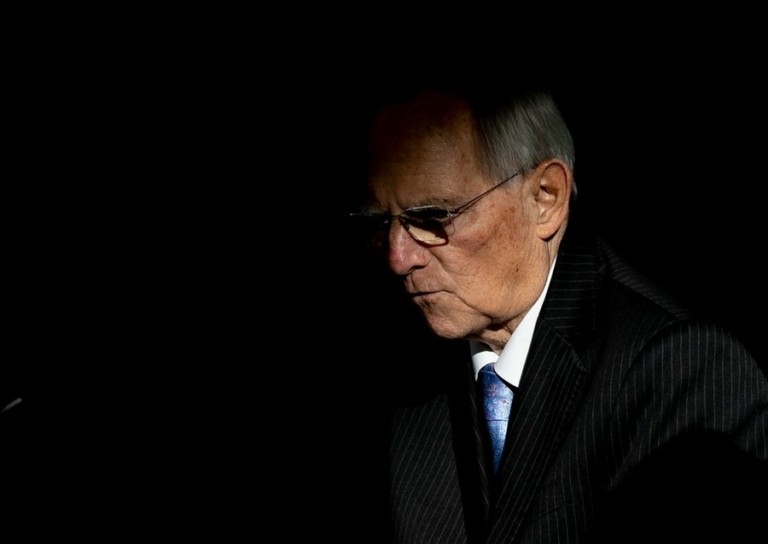 Σόιμπλε: «Η κατάσταση σήμερα είναι πιο απειλητική από ποτέ» – Επιμένει στο «δεύτερο πουλόβερ»