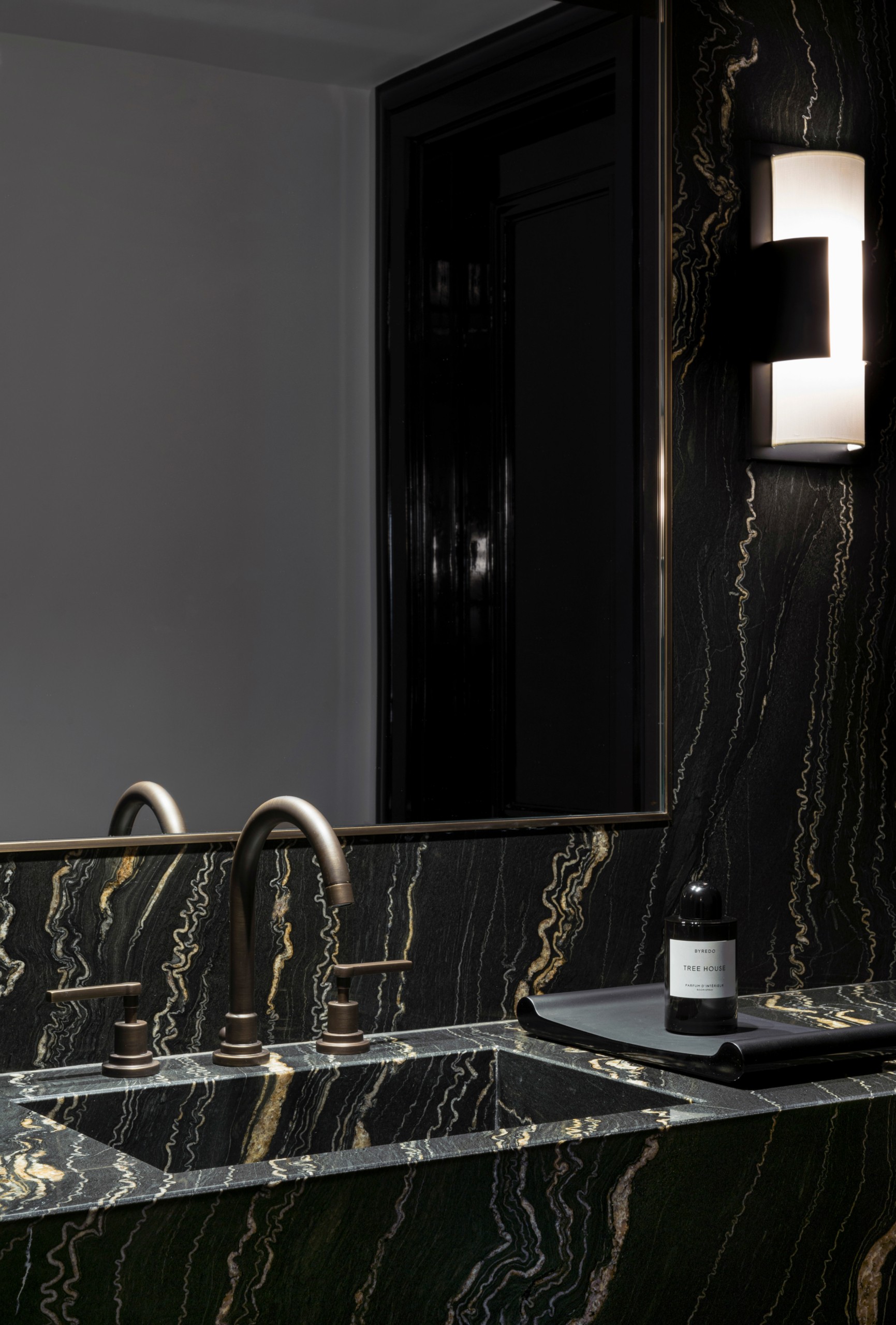 Ο Eλληνας interior designer που αλλάζει τα δεδομένα σε κατοικίες και ξενοδοχεία