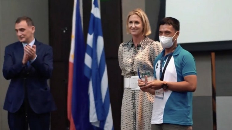 Μαρία Αγγελικούση: Βράβευσε τους ναυτικούς με τη μακροβιότερη υπηρεσία (pics)