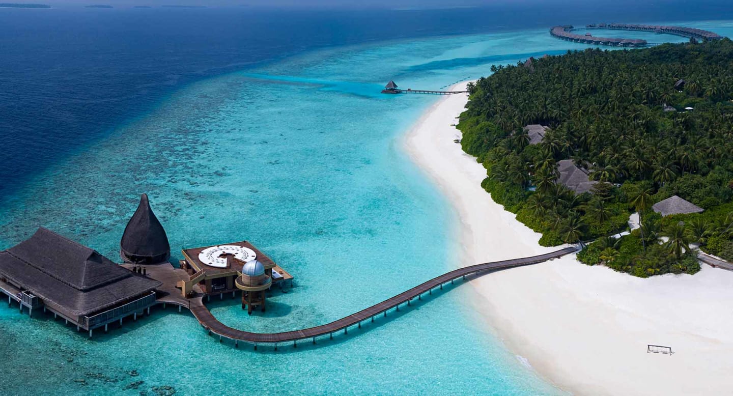 Τι έχουν πάθει οι Ελληνες με τις Μαλδίβες; 15 ξενοδοχεία σε έναν προορισμό που ζει δόξες