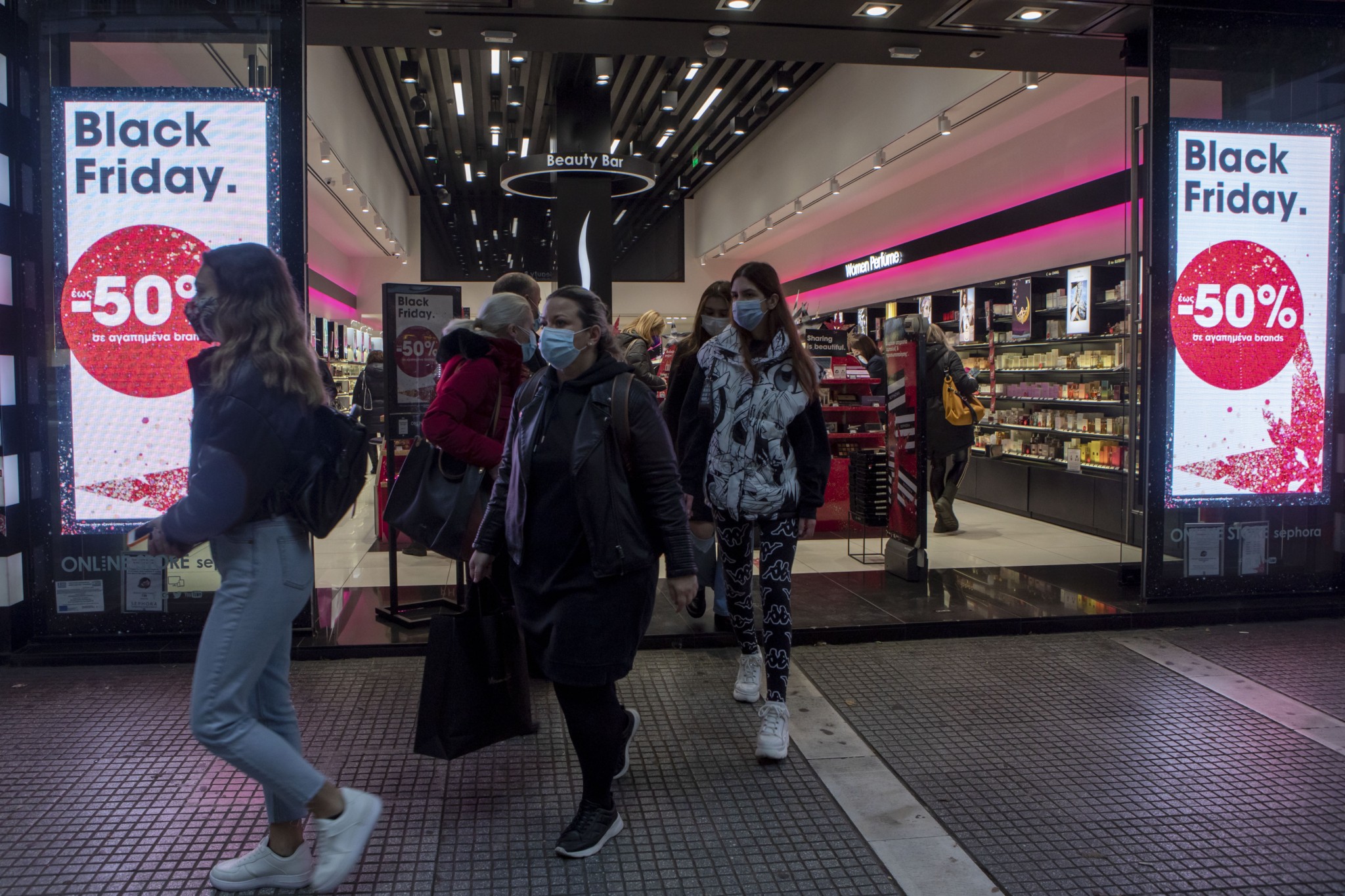 Generation Y για Black Friday: Ποια στρατηγική πρέπει να ακολουθήσουν οι επιχειρήσεις