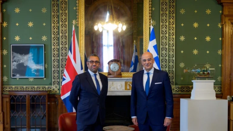 Συνάντηση Δένδια με τον Βρετανό ΥΠΕΞ – Στο επίκεντρο Ανατολική Μεσόγειος και Ουκρανία