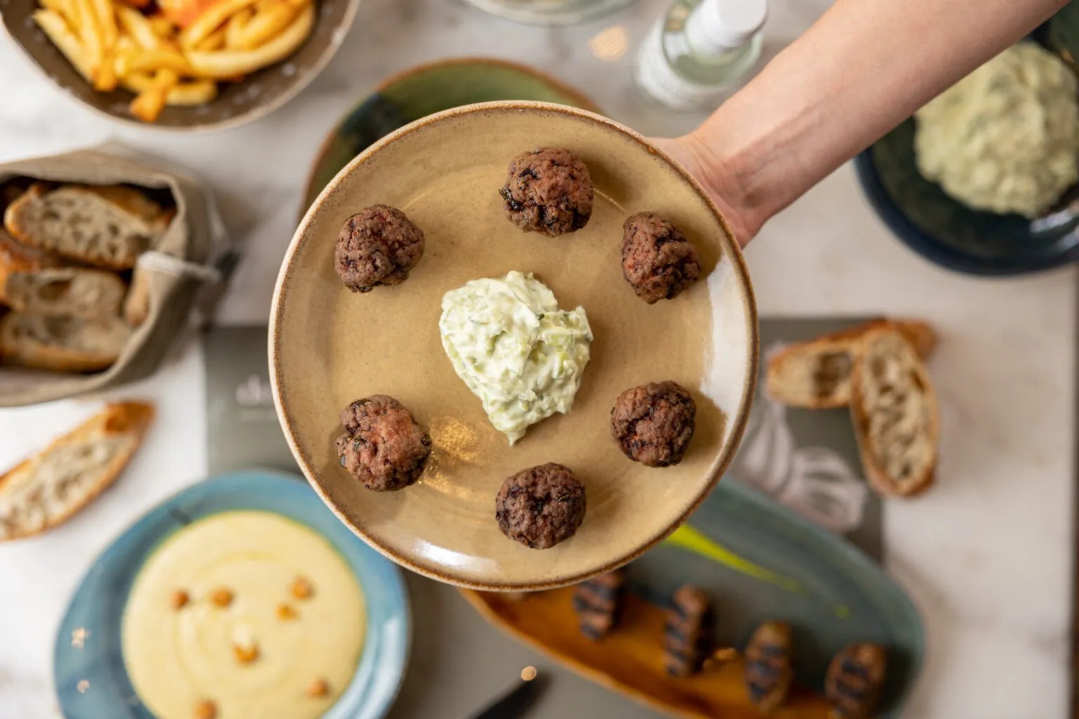 Οι κορυφαίες γαστρο-ταβέρνες και τα πιάτα που δεν πρέπει να ξεχαστούν