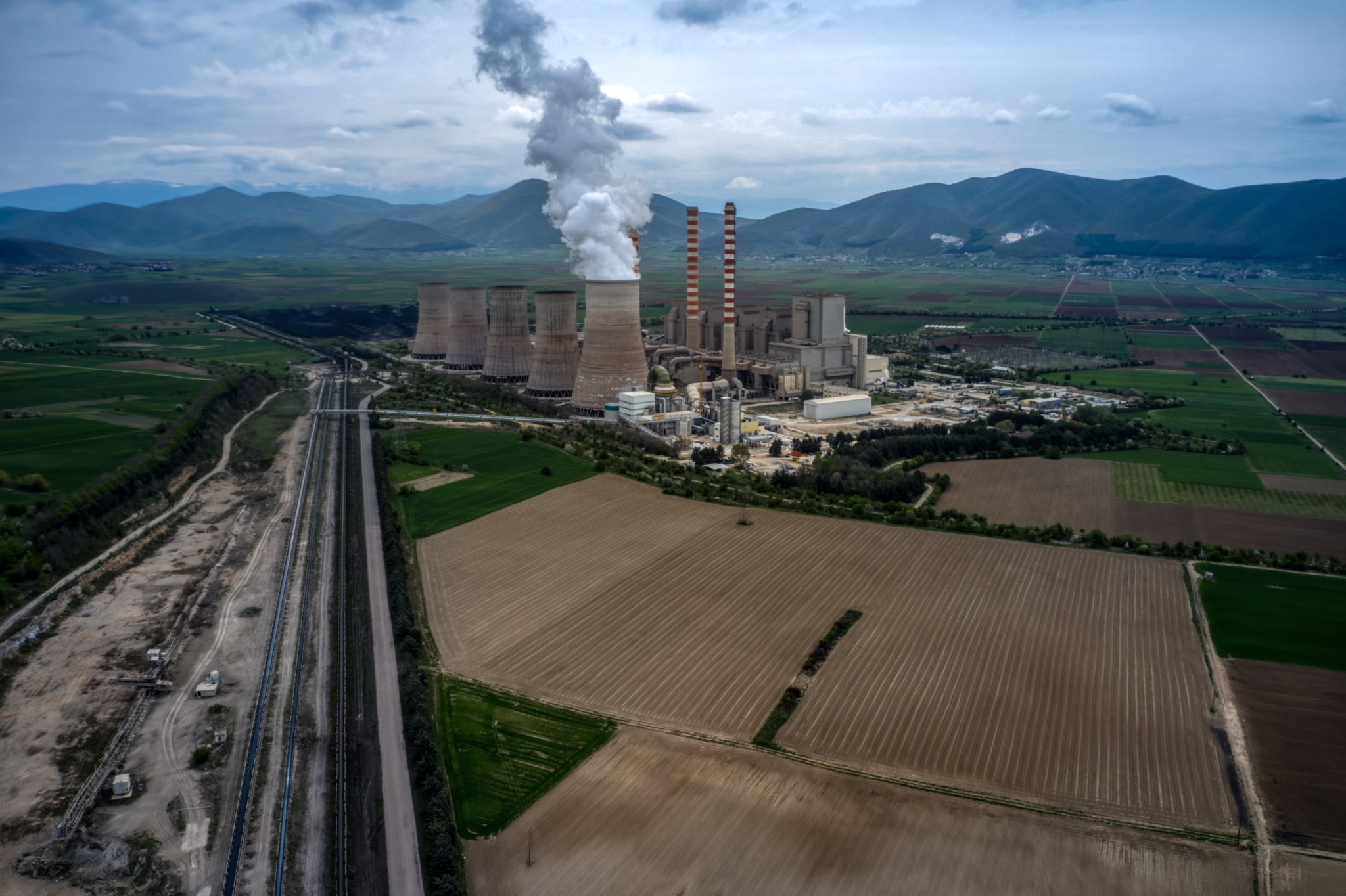 Δ. Βαλκάνια: Η ταχύτερη απεξάρτηση από λιγνίτη και λιθάνθρακα αυξάνει το μερίδιο των πόρων που θα λάβει κάθε κράτος
