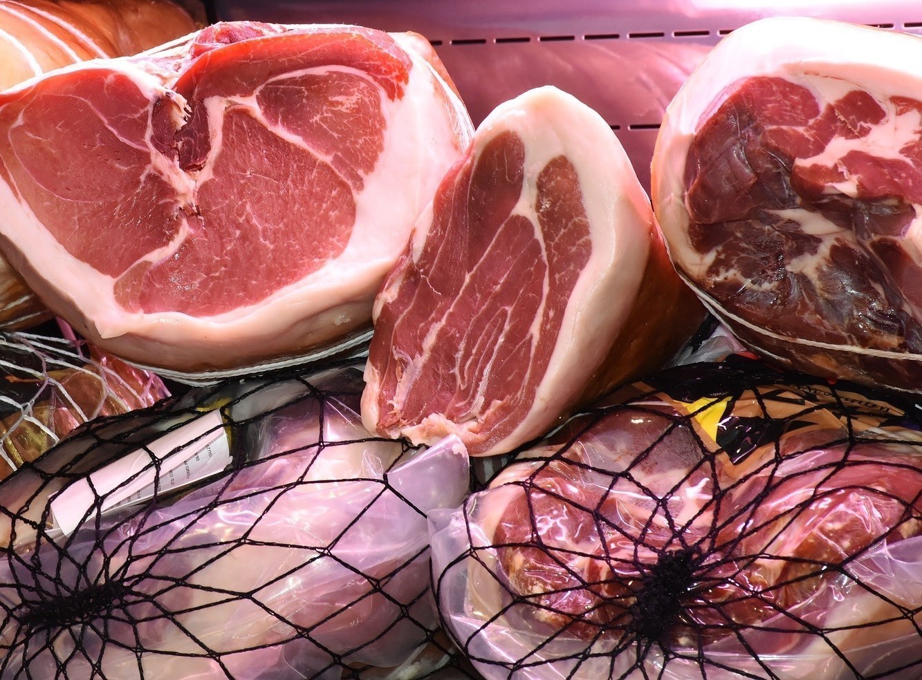 Κρέας: Απλησίαστη η τιμή του – Τι λένε οι κτηνοτρόφοι (vid)