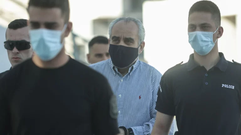 Δίκη «ψευτογιατρού»: 8 φορές ισόβια, 50 χρόνια κάθειρξη και 327.000 ευρώ χρηματική ποινή