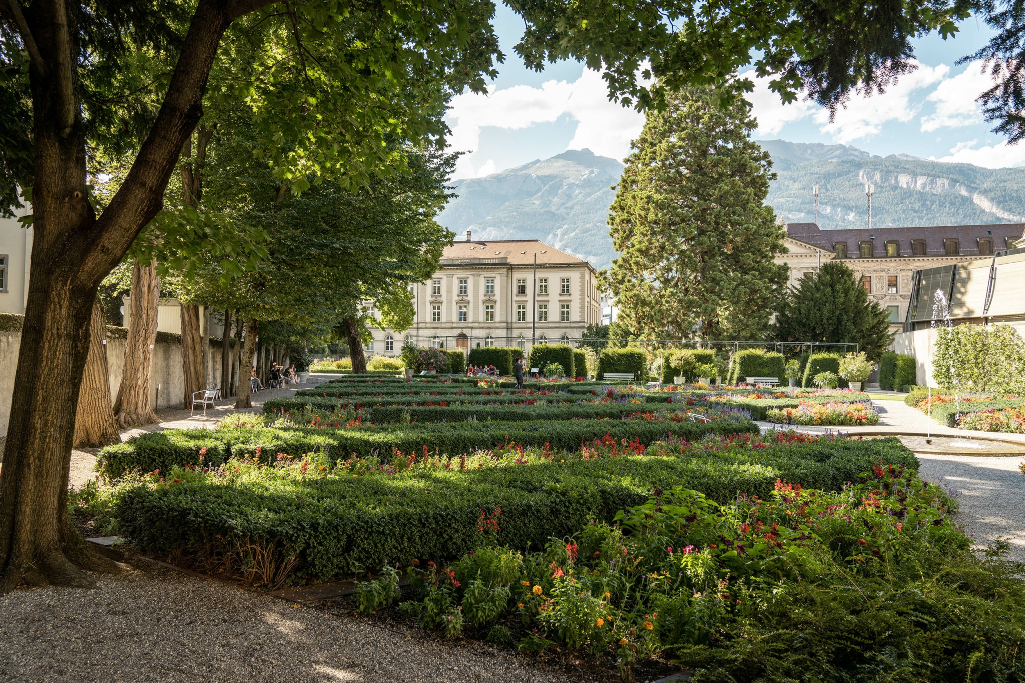 Τρεις στάσεις σε μια μαγική διαδρομή με το τρένο Glacier Express στα πιο ψηλά βουνά της Ελβετίας