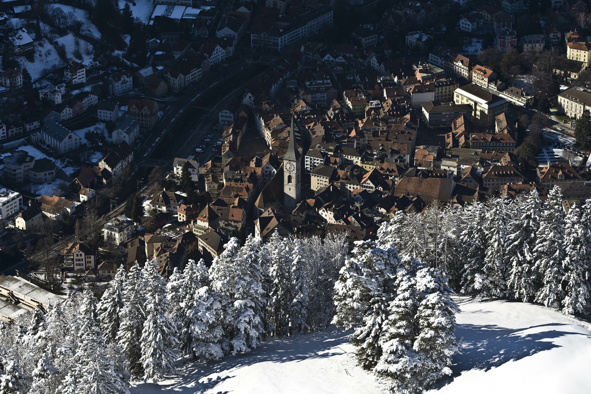 Τρεις στάσεις σε μια μαγική διαδρομή με το τρένο Glacier Express στα πιο ψηλά βουνά της Ελβετίας