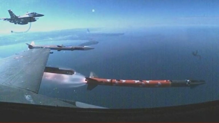 Η Τουρκία απαντά με εκτόξευση βαλλιστικού πυραύλου στις σεισμικές έρευνες σε Πελοπόννησο και Κρήτη