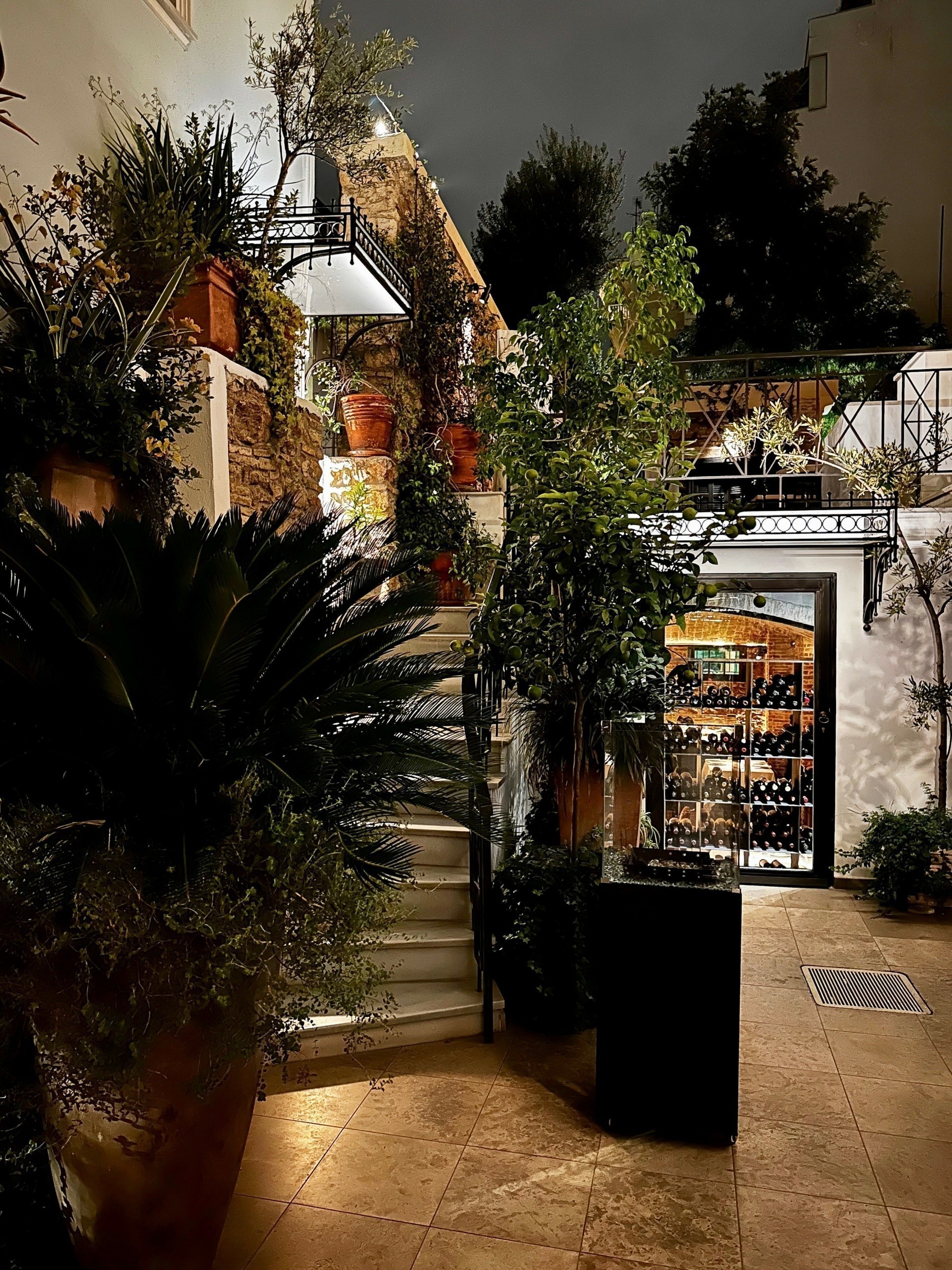 Ολα όσα συμβαίνουν στην κουζίνα της θρυλικής Σπονδής