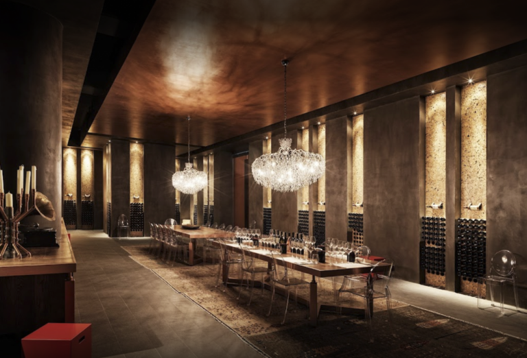 9 υπέροχες σουΐτες, μιάμιση ώρα από την Αθήνα, για μια κορυφαία οινική εμπειρία