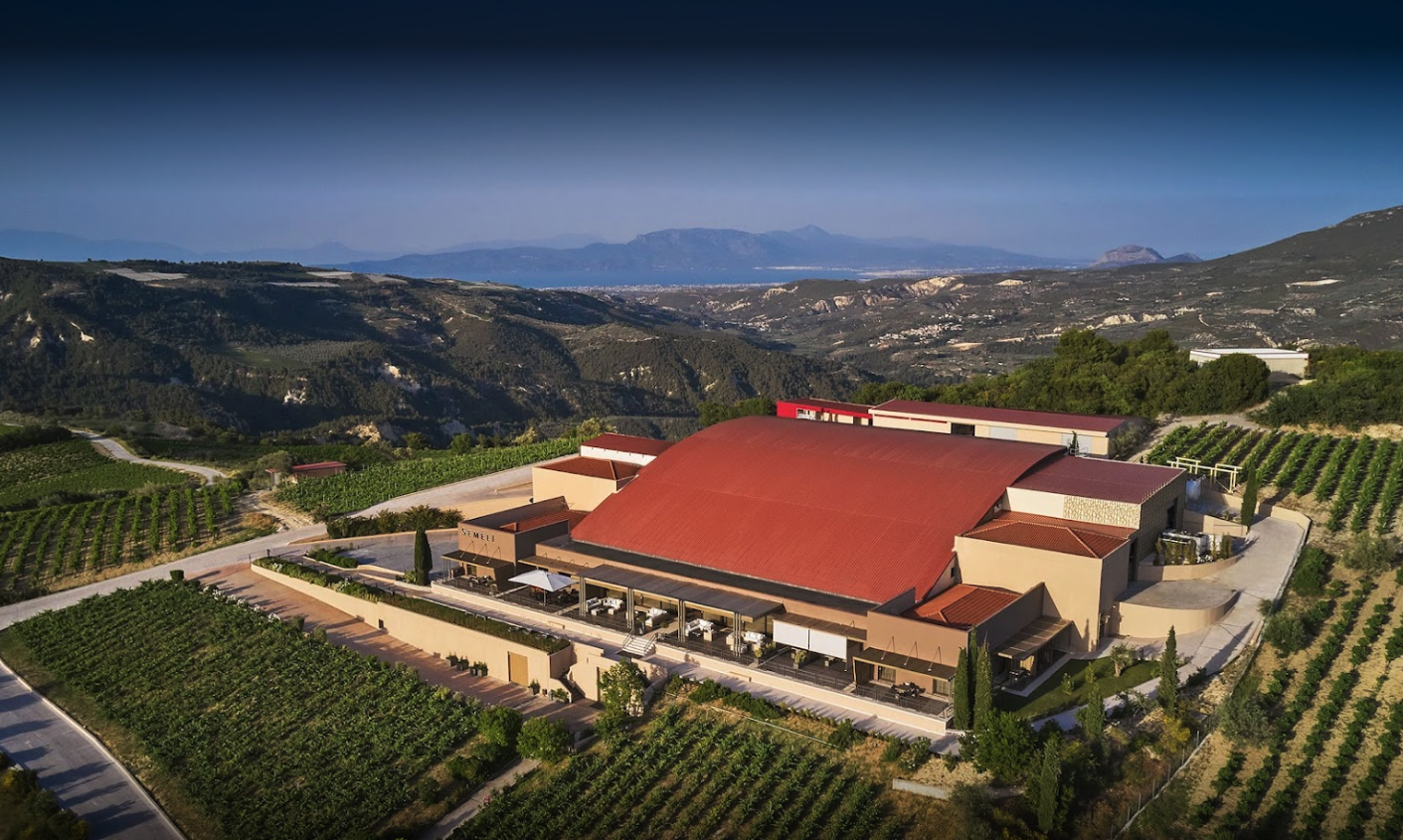 9 υπέροχες σουΐτες, μιάμιση ώρα από την Αθήνα, για μια κορυφαία οινική εμπειρία