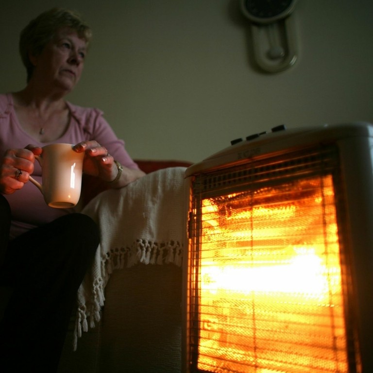 «Τράπεζες ζεστασιάς»: Πώς ζεσταίνονται χιλιάδες Βρετανοί που δεν έχουν χρήματα για θέρμανση