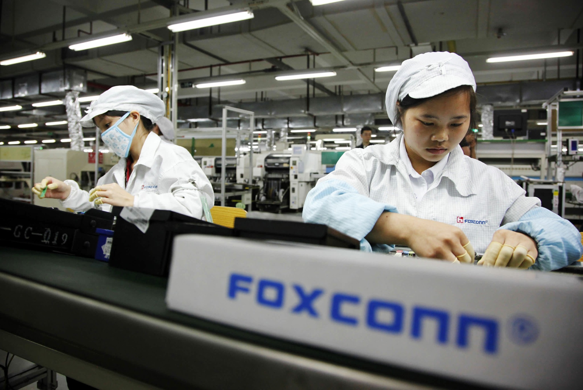 Foxconn: Προχωρά σε άρση των μέτρων για τον κορωνοϊό στην «πόλη του iPhone»