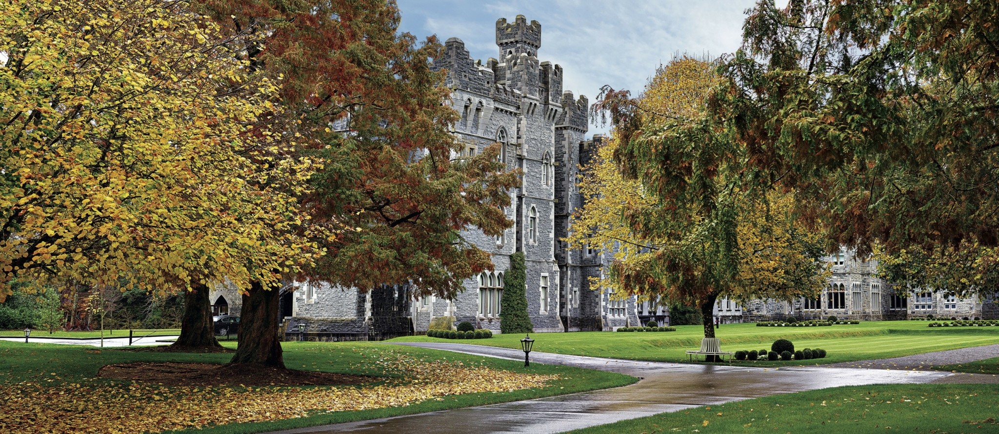 Φαντασίωση: Διαμονή στο κάστρο του Ασφορντ, μια σπάνια εμπειρία που θυμίζει το σίριαλ Downton Abbey