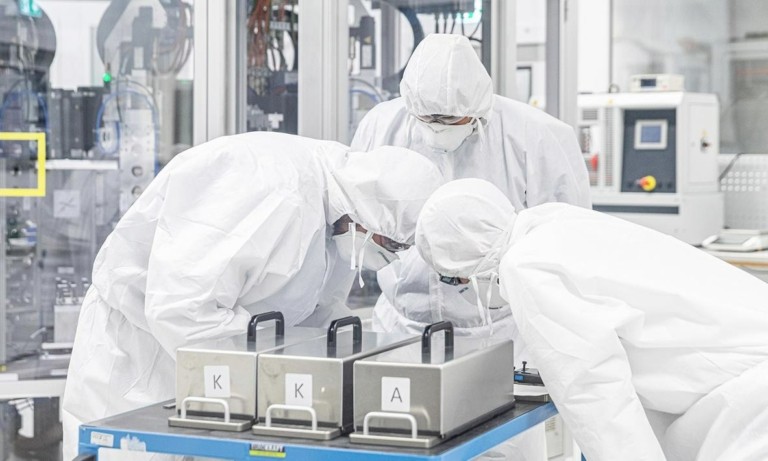 Αυτοκινητοβιομηχανία: στο κυνήγι της ηλεκτρικής «γης της επαγγελίας»