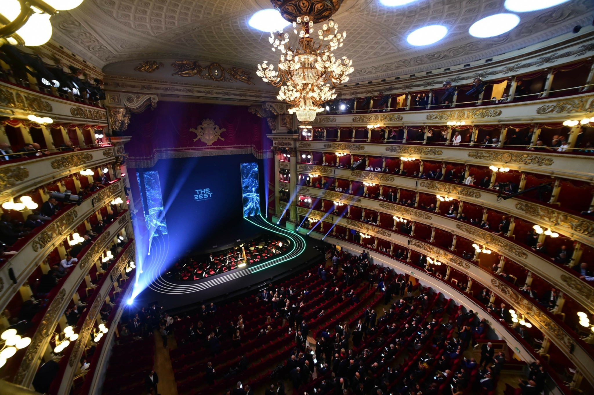 Μαγικές νύχτες στις πιο εκθαμβωτικές όπερες στον κόσμο