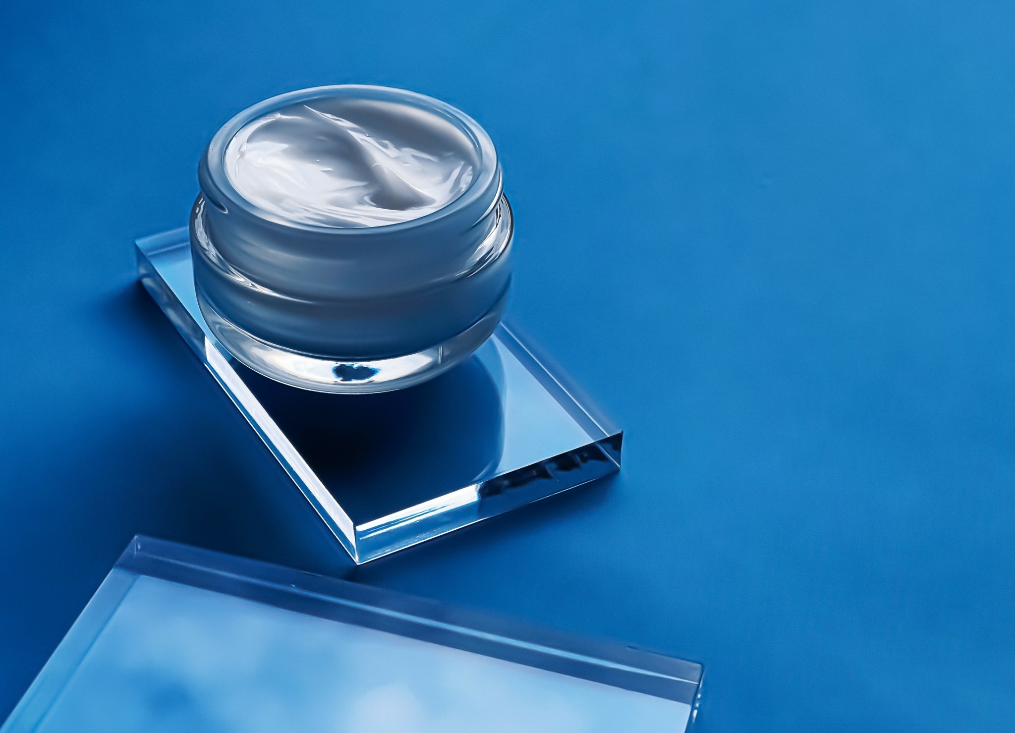 Τι κρύβεται μέσα στις ακριβότερες κρέμες της αγοράς;