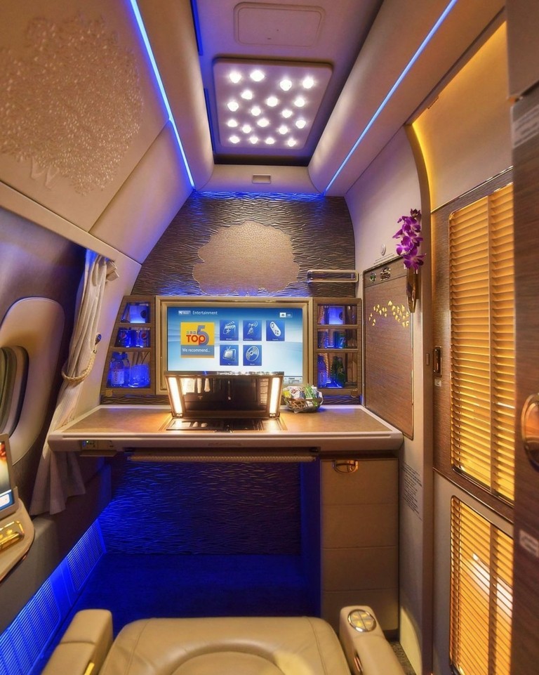 First class: Η πολυτέλεια στον αέρα έχει απογειωθεί σε άλλο επίπεδο