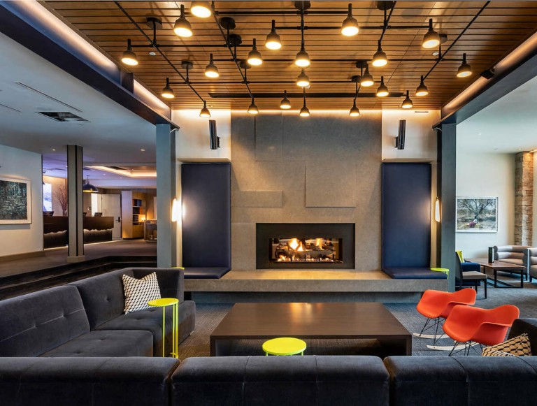 Aσπεν: Η ετήσια χιονοδρομική εμπειρία των εκατομμυριούχων και των σταρ στα 2.438 μέτρα