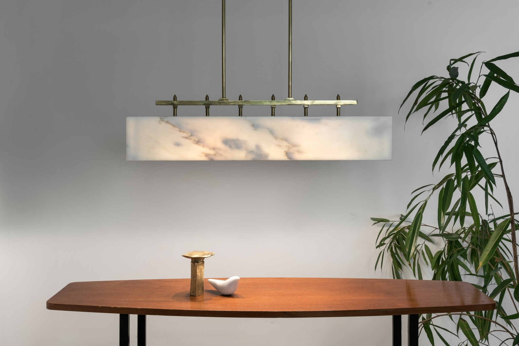 Δύο εμπνευσμένες Ελληνίδες και η απαράμιλλη τέχνη του μαρμάρου, που έφτασε μέχρι το Μέγαρο Μαξίμου