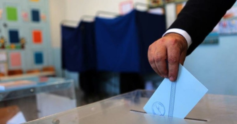 Δημοσκοπήσεις: Σε ανοδική τροχιά η Νέα Δημοκρατία – Μάχη ΠΑΣΟΚ και Πλεύσης για τη δεύτερη θέση