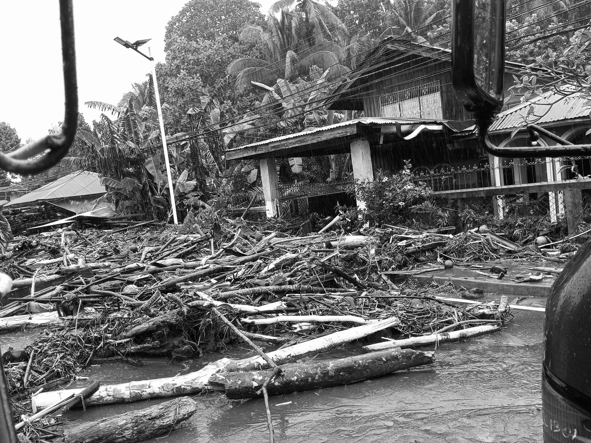 Χάος στις Φιλιππίνες: Τουλάχιστον 25 νεκροί από πλημμύρες – 26 αγνοούμενοι