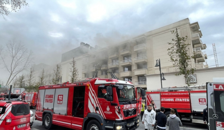 Τουρκία: Φωτιά σε πολυτελές ξενοδοχείο στο Βόσπορο (vid)