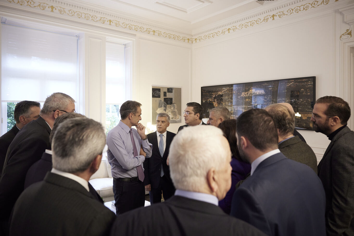 Μητσοτάκης σε περιφερειάρχες: «Σας θεωρούμε συμμάχους στον στόχο για την ανάπτυξη της χώρας»