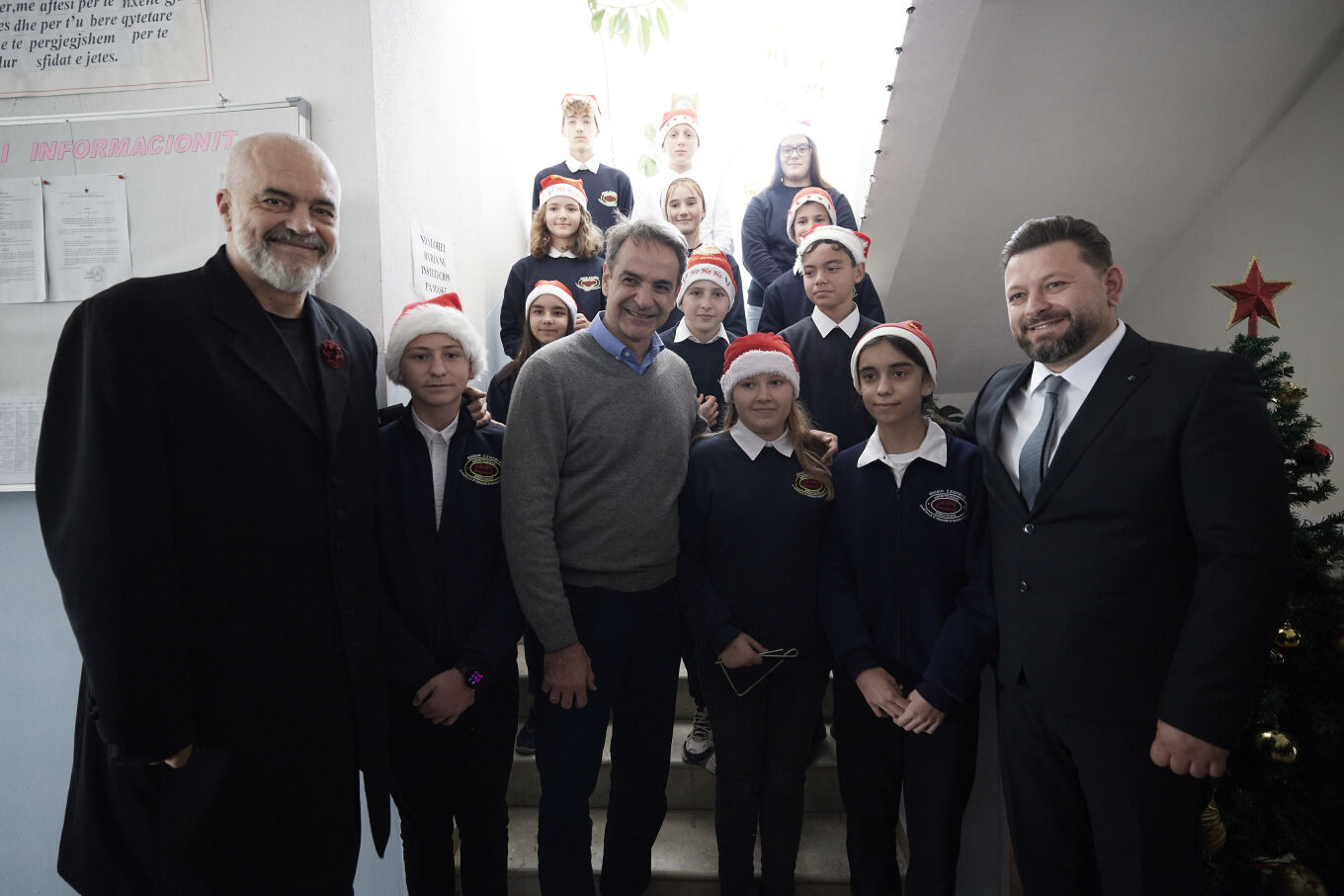 Μητσοτάκης στη Δερβιτσάνη: «Είμαστε κοντά στην οριοθέτηση θαλασσίων ζωνών» (pics)