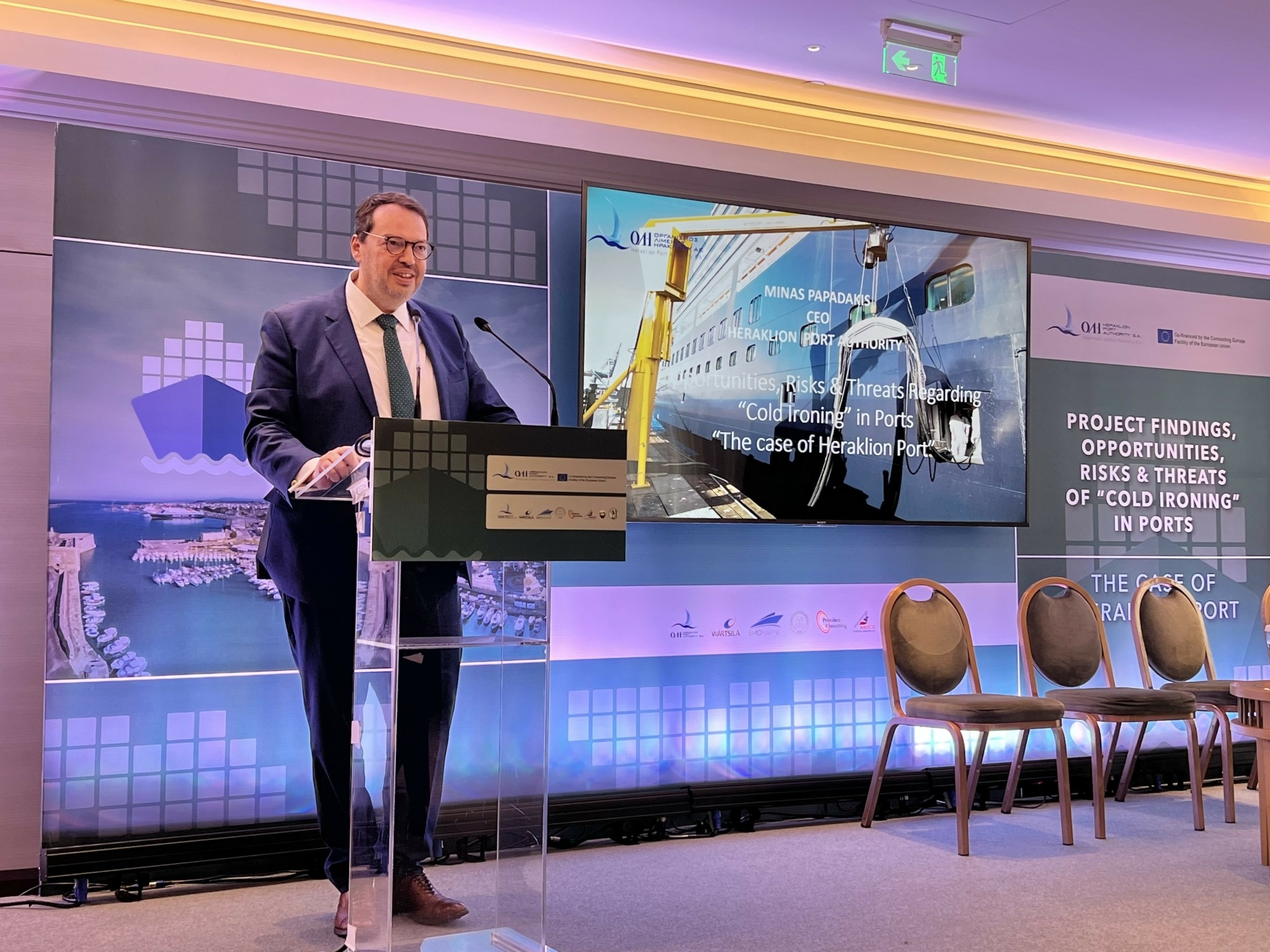 Σημαντική έλλειψη υποδομών για συστήματα ηλεκτροδότησης πλοίων στα λιμάνια