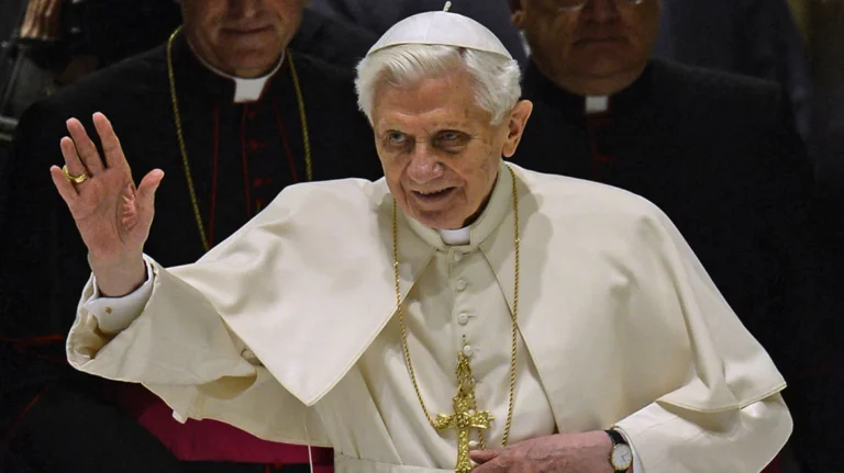 Πάπας Βενέδικτος: Ποιος ήταν ο «σκληροπυρηνικός» Γιόζεφ Ράτσινγκερ
