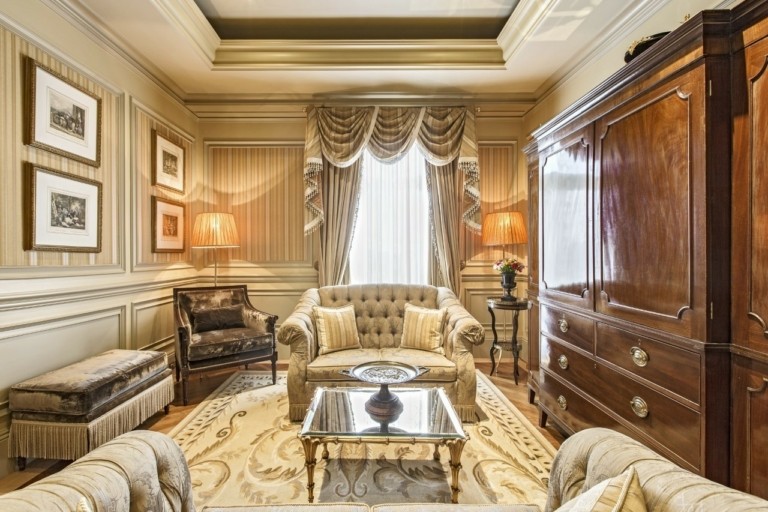 Δωμάτιο με Θέα: H Royal Suite του ξενοδοχείου Μεγάλη Βρετανία