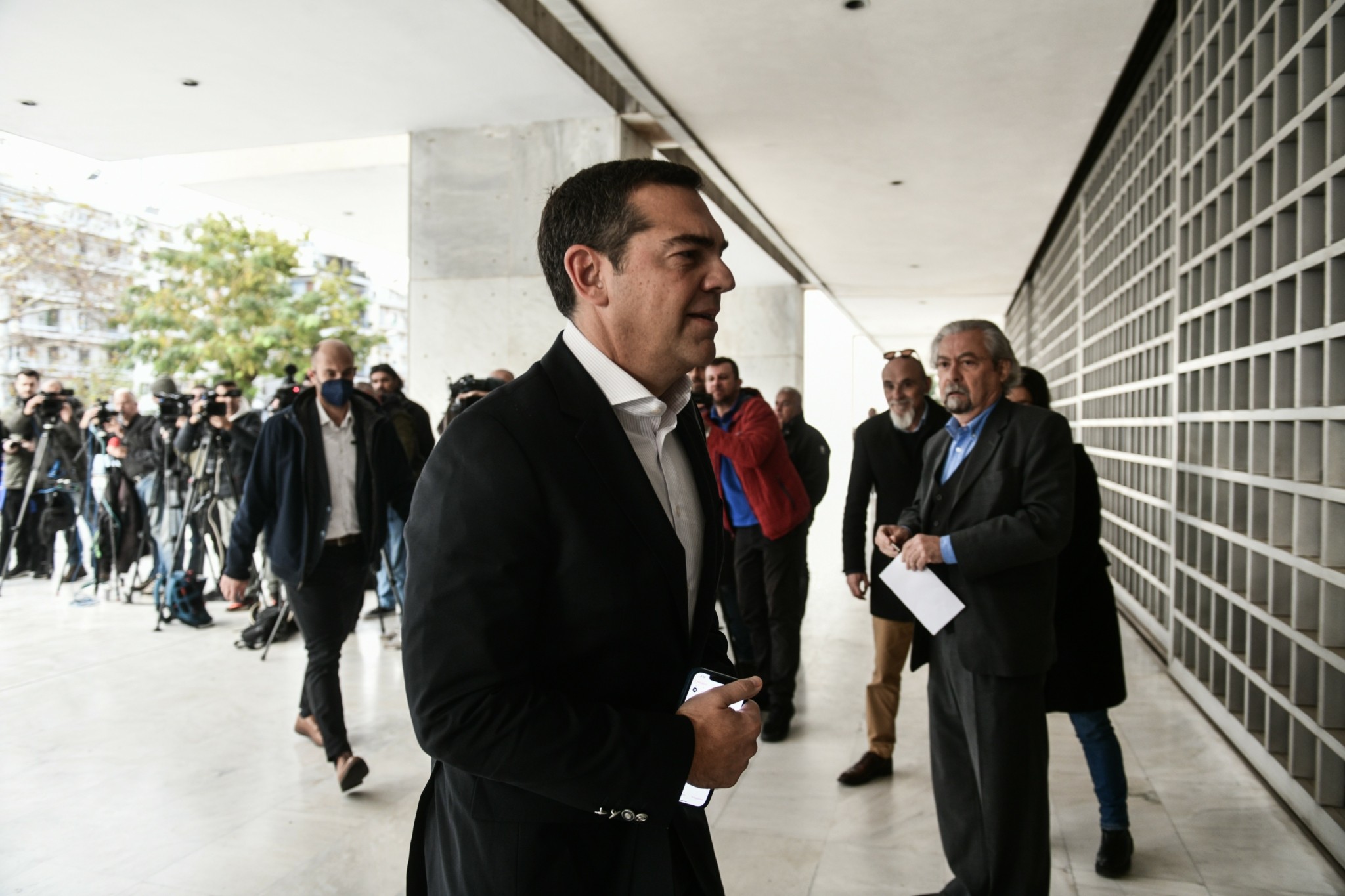 Τσίπρας από Αρειο Πάγο: Η παρακολούθηση των αρχηγών των Ενόπλων Δυνάμεων θέτει σε διακινδύνευση την  εθνική μας ασφάλεια (upd)