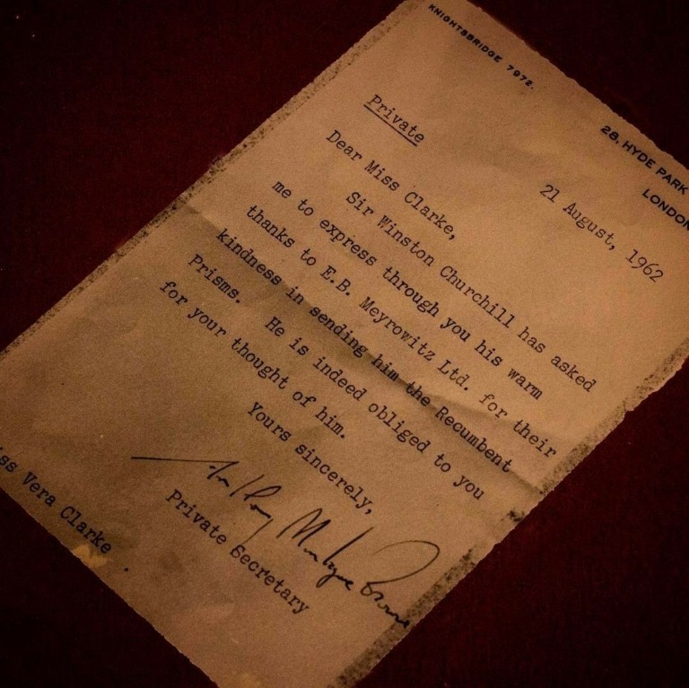 Tα πιο περιζήτητα γυαλιά οράσεως στον κόσμο είναι χειροποίητα από κέρατο βούβαλου