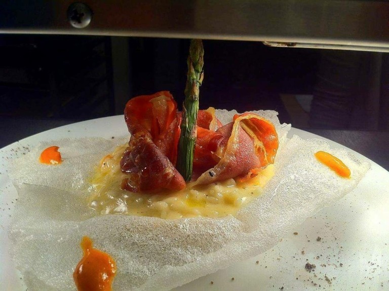 Δωμάτιο με θέα: H Deluxe Suite του Moni Emvasis στη Μονεμβασιά