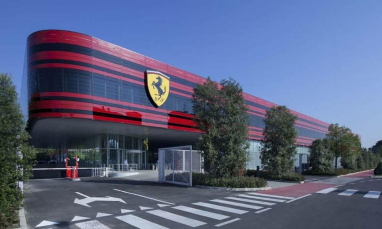 Ασταμάτητη η Ferrari: Πώς ο ιταλικός κολοσσός έφτασε να αξίζει πάνω από 50 δισ. ευρώ