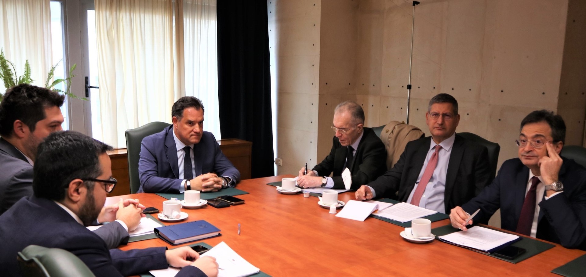 Συνάντηση Γεωργιάδη με Ένωση Τραπεζών για τις ηλεκτρονικές απάτες – Τι συζητήθηκε