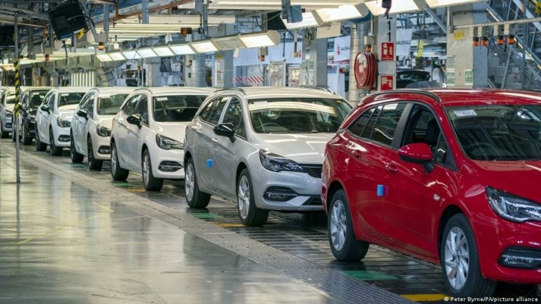 Βρετανία: Ιστορικό χαμηλό 66 χρόνων στην παραγωγή αυτοκινήτων