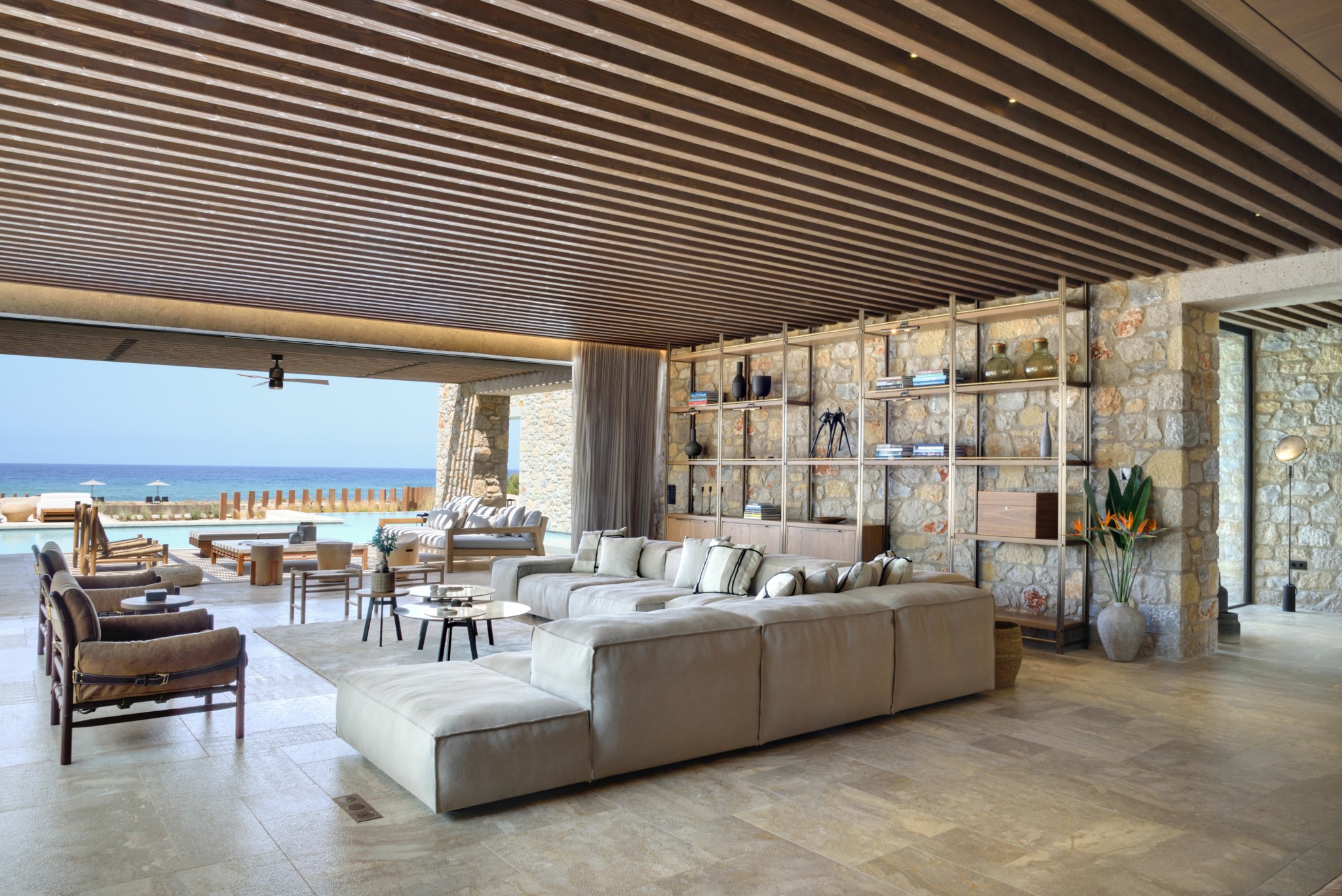 Πώς η Μεσσηνία έγινε γη πολυτελούς real estate – 8 εντυπωσιακές κατοικίες υψηλού design δίπλα στη θάλασσα