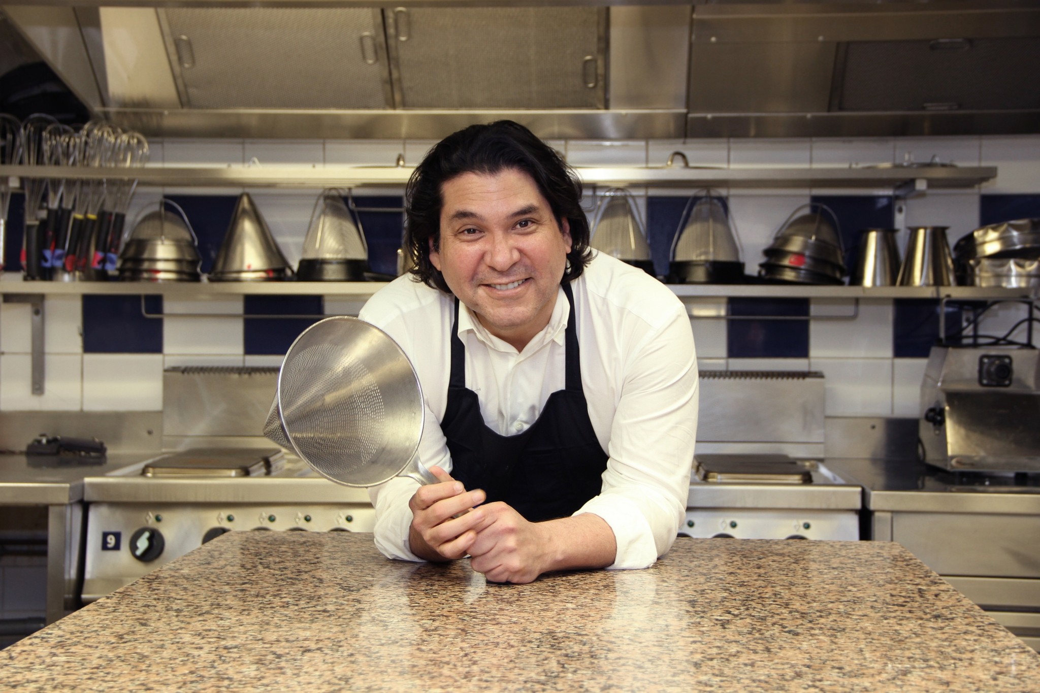 Gastón Acurio: Ο σούπερ σταρ-σεφ της περουβιανής κουζίνας ανοίγει εστιατόριο στα Αστέρια της Γλυφάδας