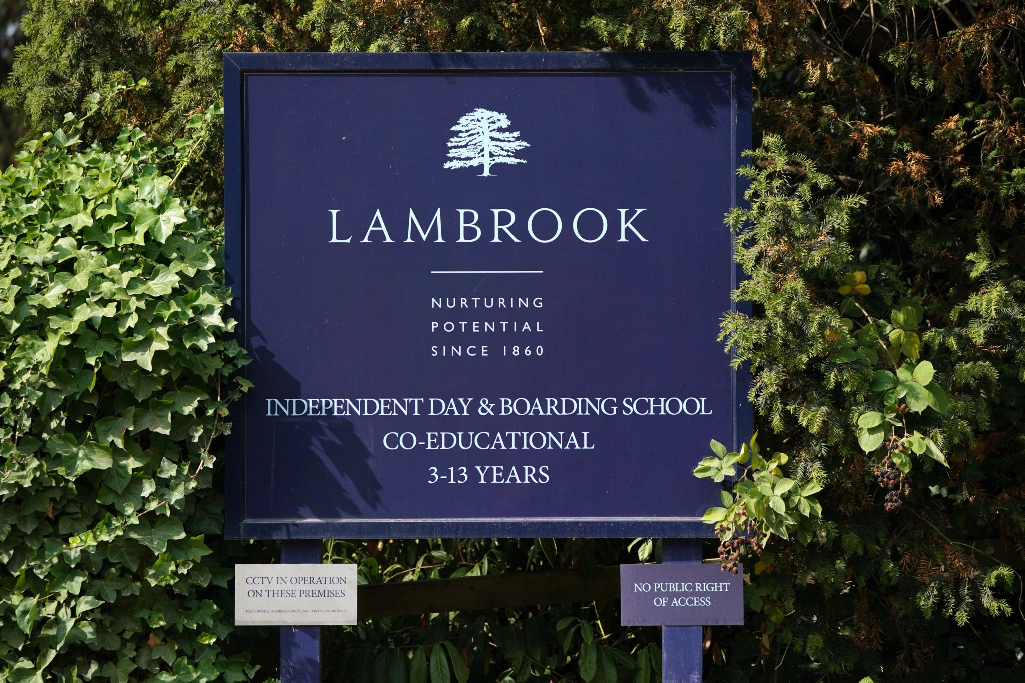 Lambrook School: Αυτό είναι το θρυλικό σχολείο “κλειστό club” όπου φοιτά το αύριο της βρετανικής βασιλικής οικογένειας