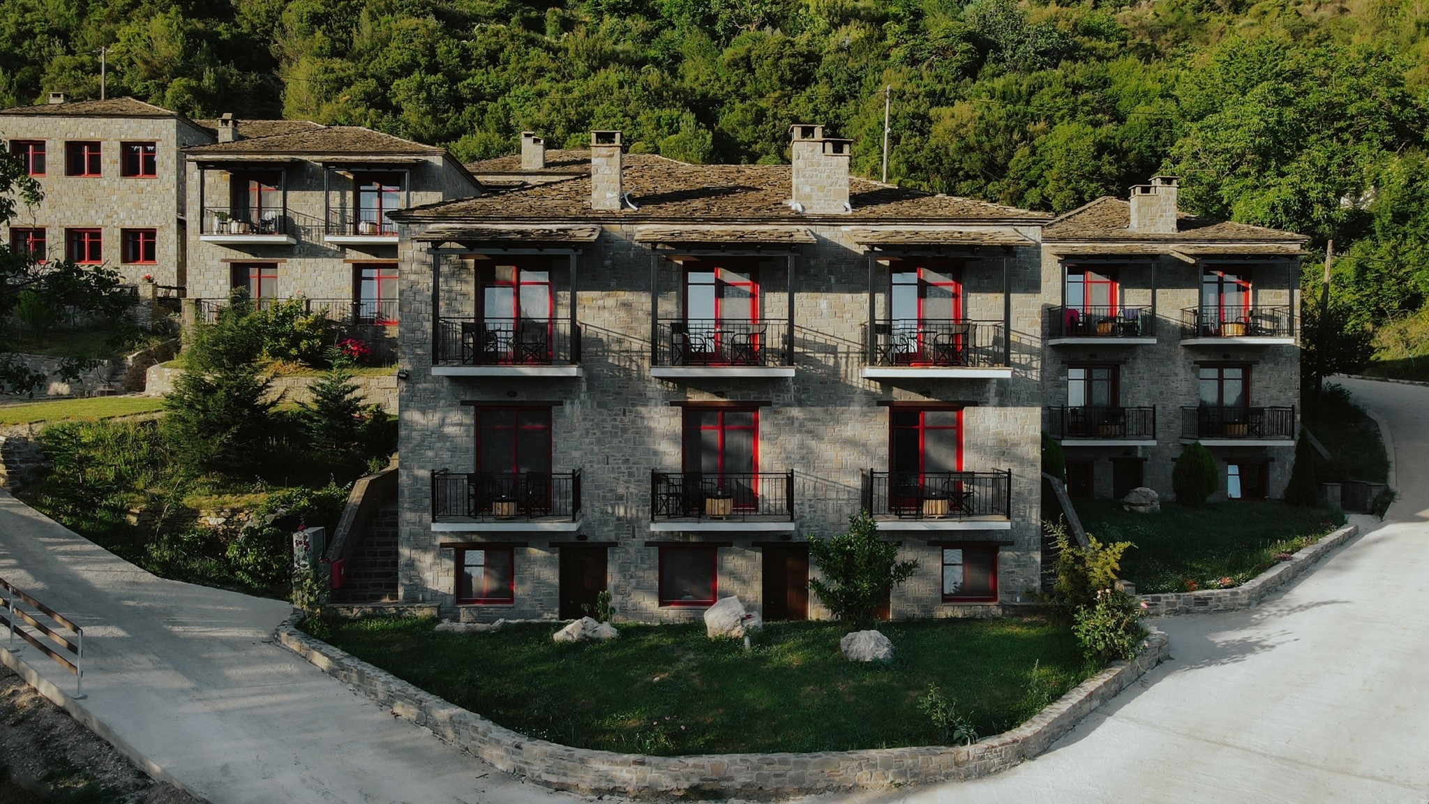 Δωμάτιο με Θέα: Η Master Suite του Rouista Tzoumerka Resort