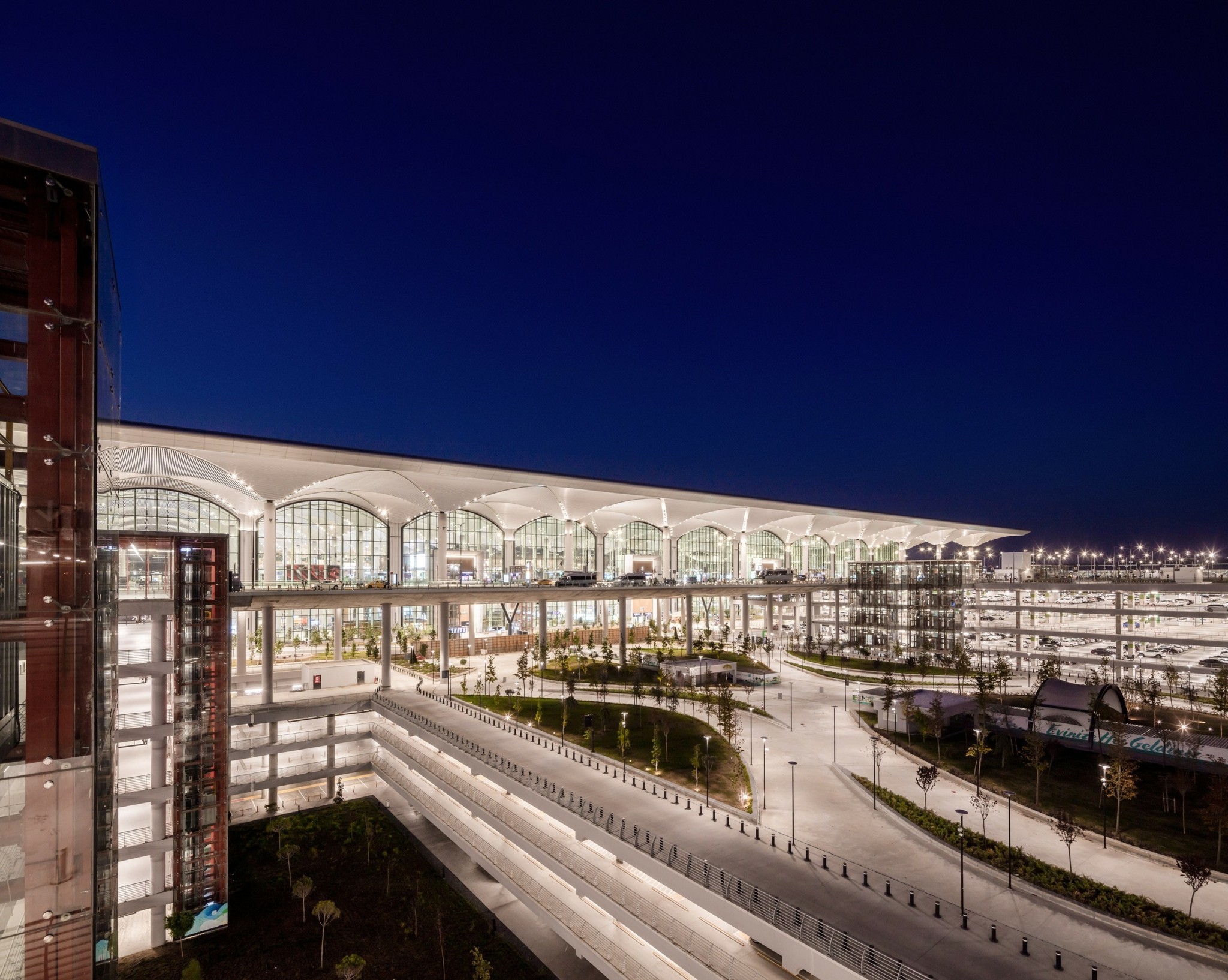 Το νέο αεροδρόμιο της Κωνσταντινούπολης είναι ένας γίγαντας στο σταυροδρόμι των ηπείρων