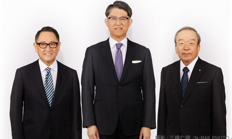 Ο νέος διευθύνων σύμβουλος της Toyota έχει ν’ ανέβει το βουνό του εξηλεκτρισμού