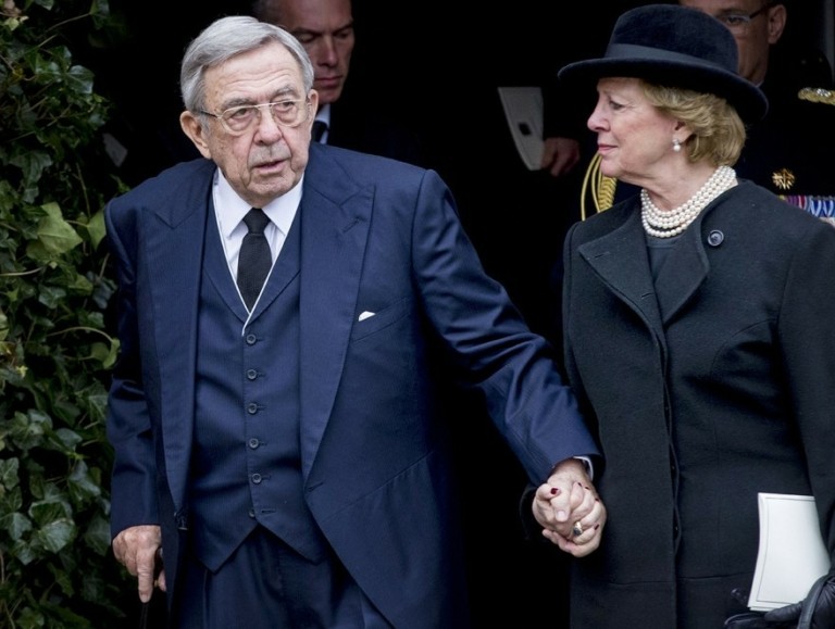 Σύσκεψη για την κηδεία του τέως βασιλιά Κωνσταντίνου – Στο Τατόι η ταφή