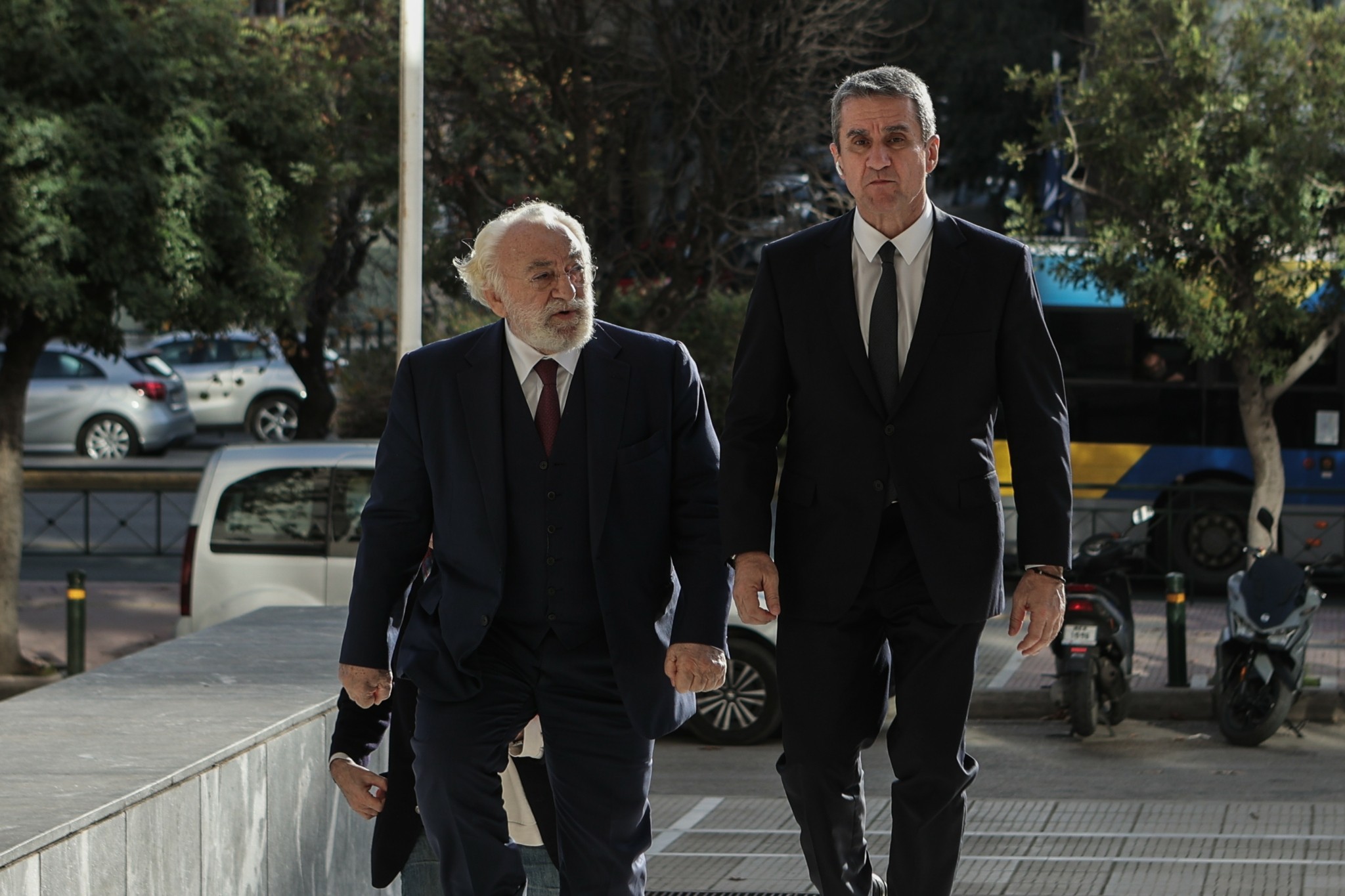 Λοβέρδος: Έχω έναν «τόμο» από sms του Παππά προς τον Καλογρίτσα