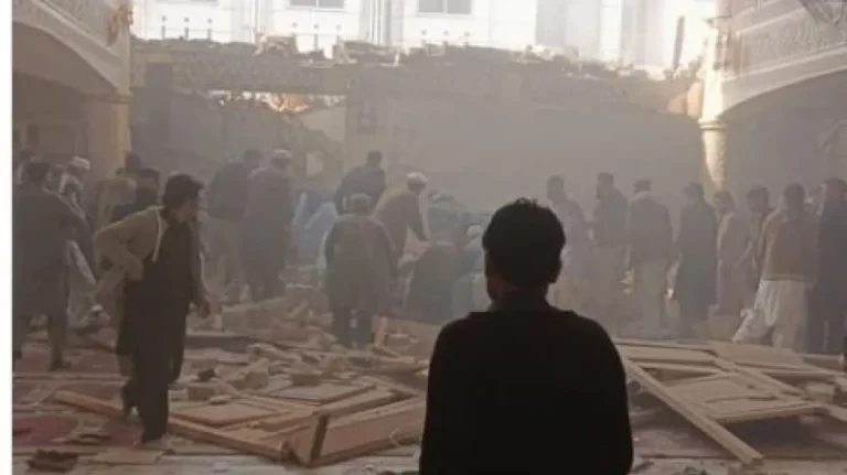 Πακιστάν-έκρηξη σε τζαμί: Τουλάχιστον 28 νεκροί και πάνω από 150 τραυματίες